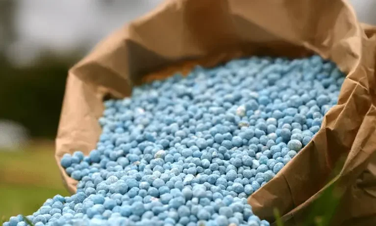 A Green Corp atua na distribuição de fertilizantes importados para empresas que exigem regularidade, escala e padrão técnico elevado.